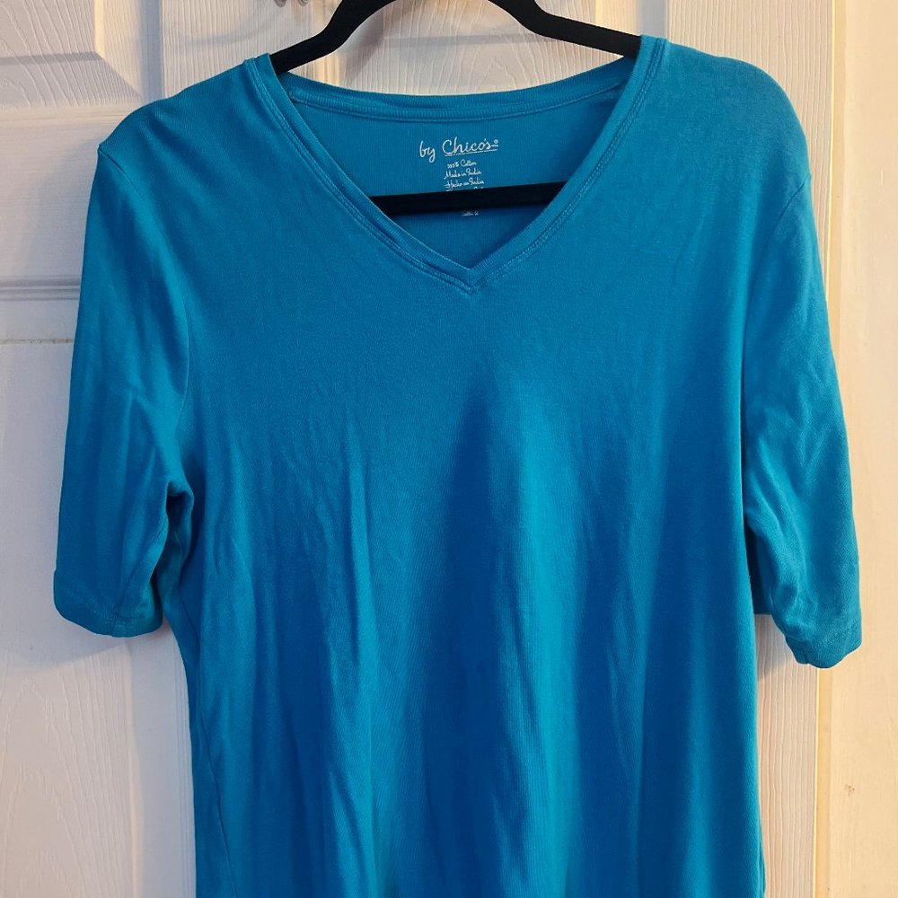 Chico's V-Neck Tee Size 2 (12/14L)